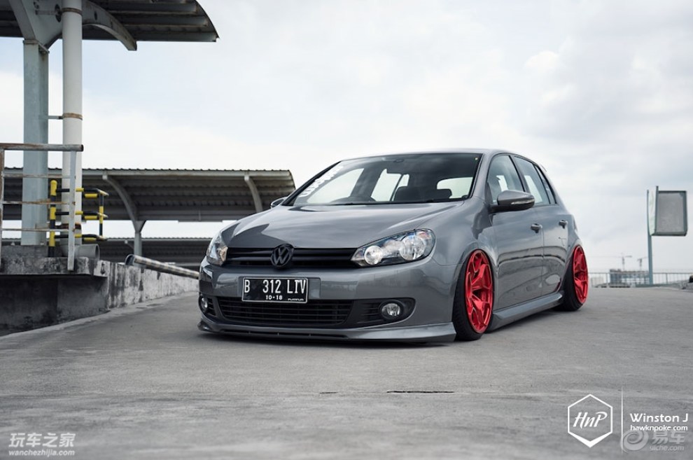 福特smax全车漆改色水泥灰,这个颜色我不是很喜欢,大家说说