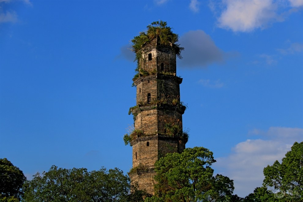 藍山八景之一————傳芳塔