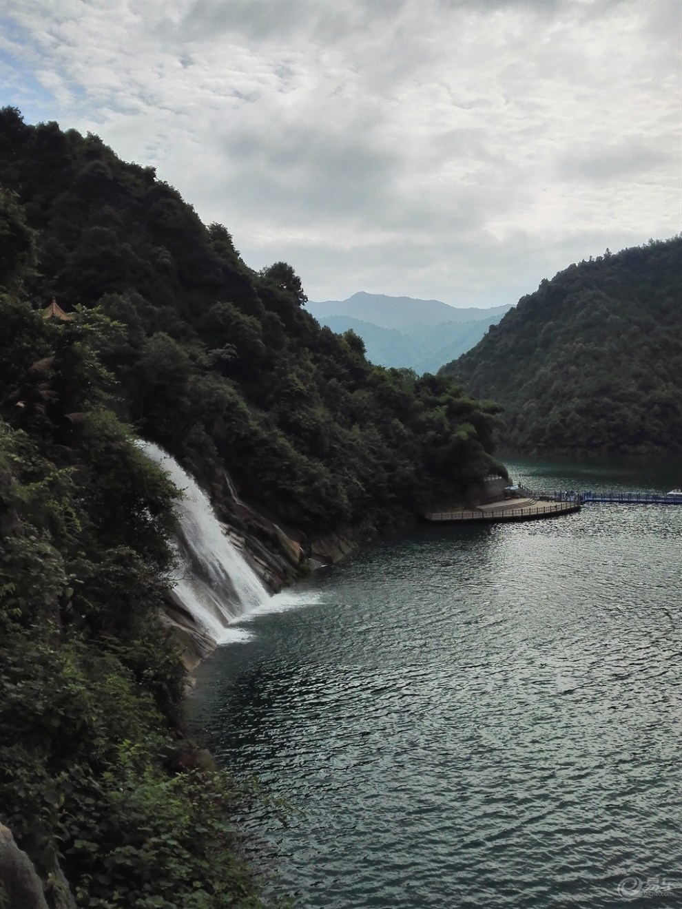 东江湖猴古山瀑布图片