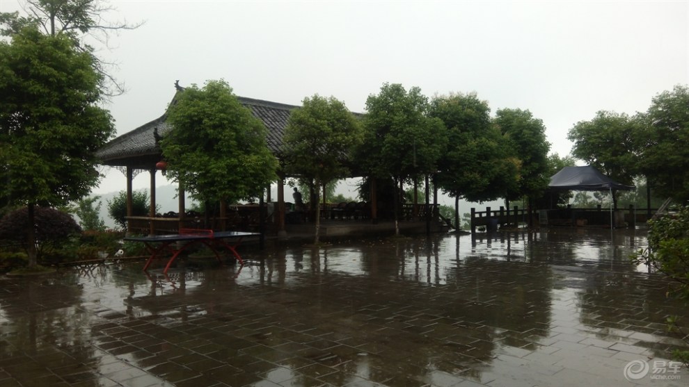 【四川长安家族】自然兄带小逸雨中选择活动现场青峰寺