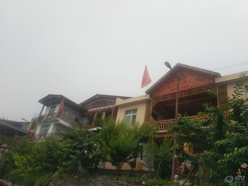 【四川长安家族】车友自驾,探访最古老羌寨——汶川萝卜寨.