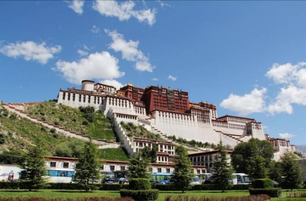 西藏最有名的十大寺庙 19869fd0a0a44a5693a9cefbe390702e_990_0_max_png.jpg