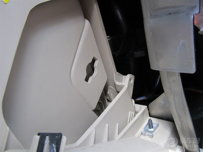 朗逸装手套箱,把手阻尼全程.要装的狼友过来看看啦