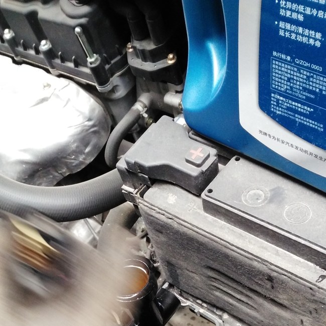 汽车发动机怎么看机油够不够 acd28d4d-26e0-4da4-a979-dc5375d5c622_650_650_jpg.jpg